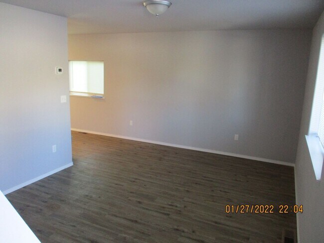 Foto del edificio - Beautifully remodeled 3 bed, 3 bath Duplex