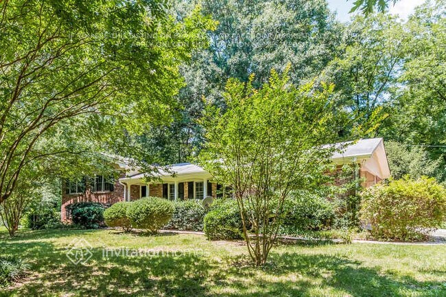 Building Photo - 2905 Piedmont Dr