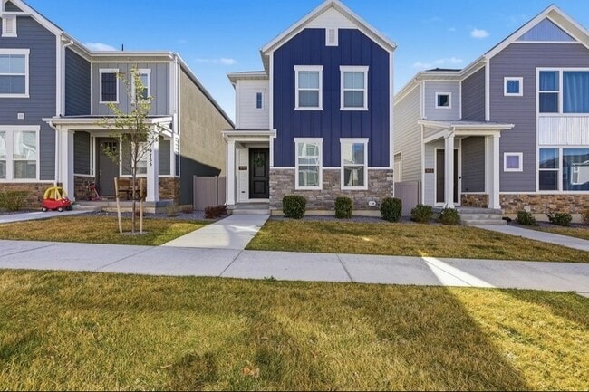 Building Photo - 9747 Ashgrove Ln