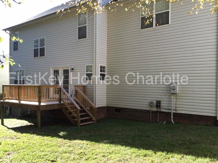 Foto del edificio - 457 Riverglen Dr NW