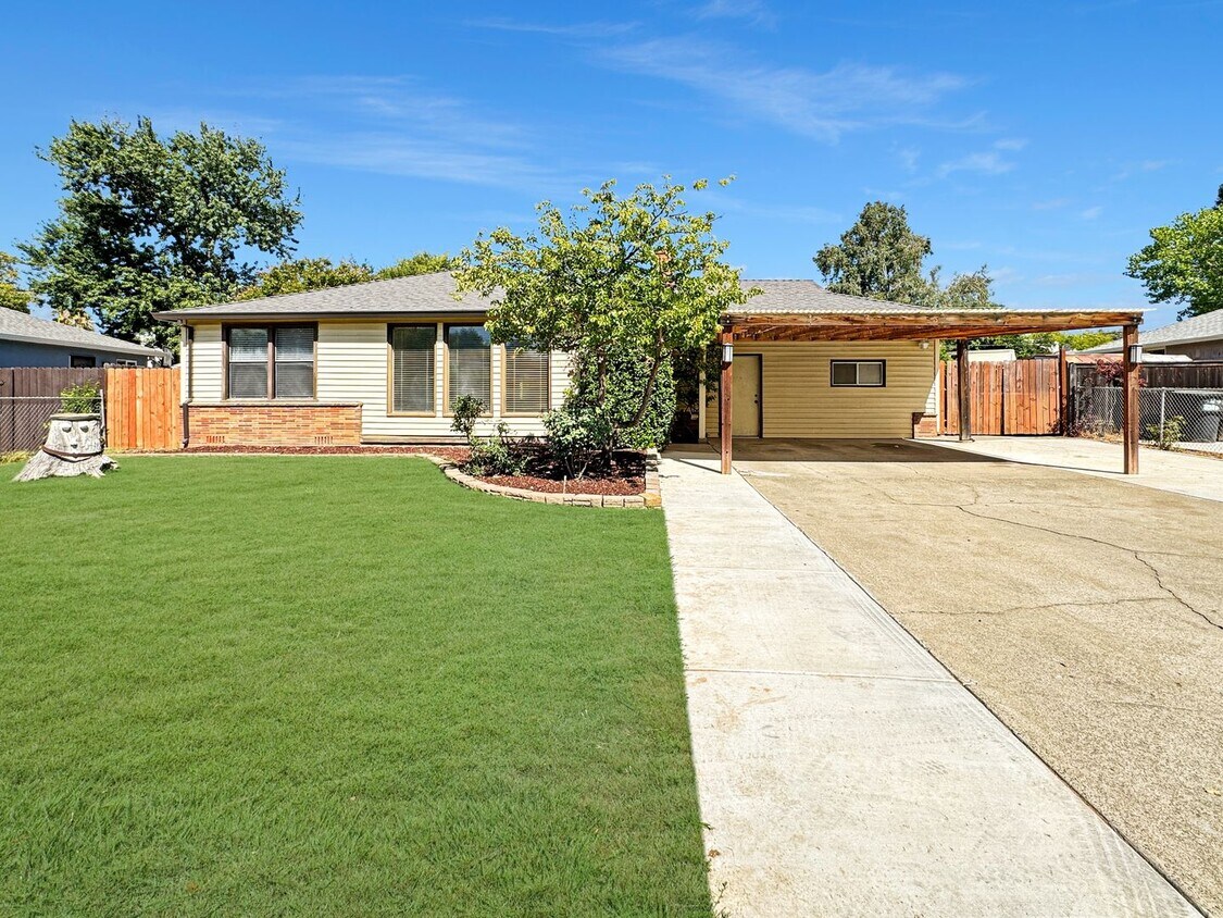 Foto principal - Charming 2 Bedroom House in Sacramento