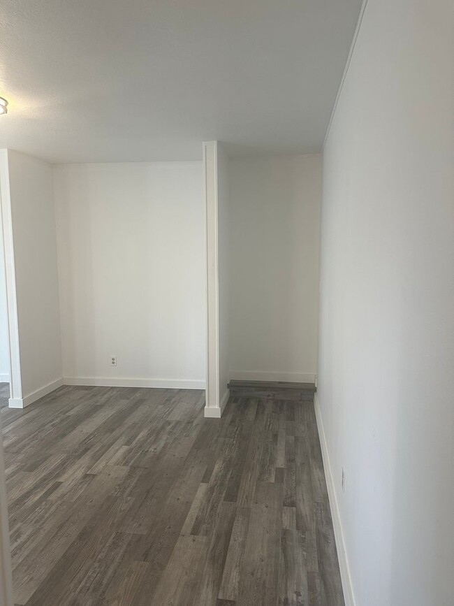 Building Photo - Brand new 1 bedroom apartment!