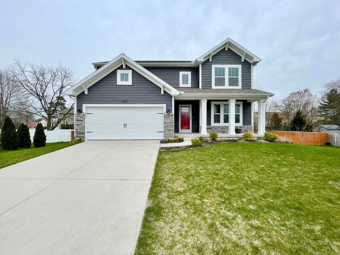 Primary Photo - Four Bedroom Home in Fruitport