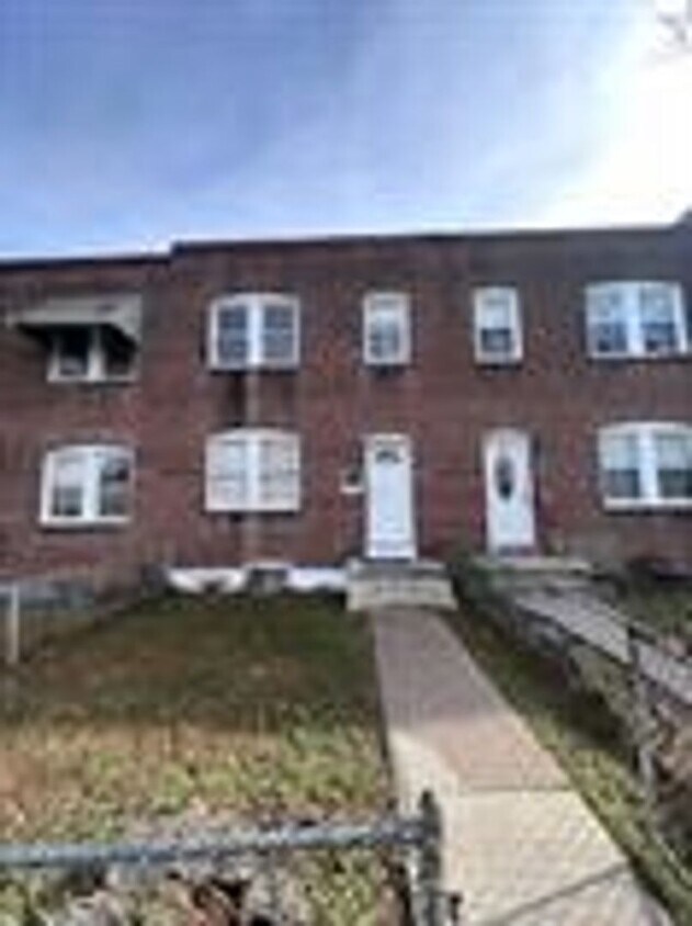 Primary Photo - 3615 Everett St