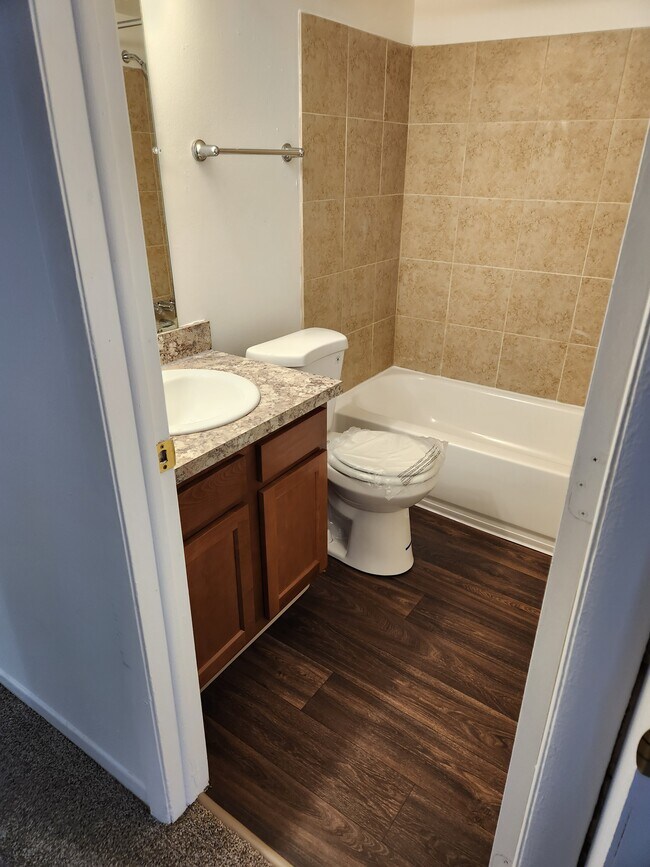 Kimberly Club Apartments 34830 Pisces Dr Sterling Heights, MI