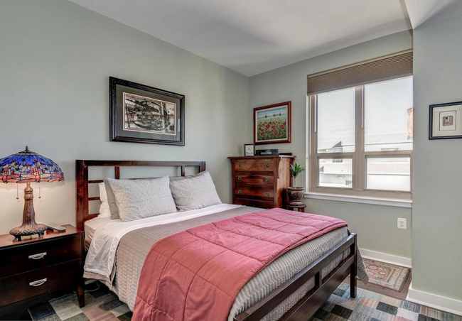 Foto del edificio - 888 N Quincy St