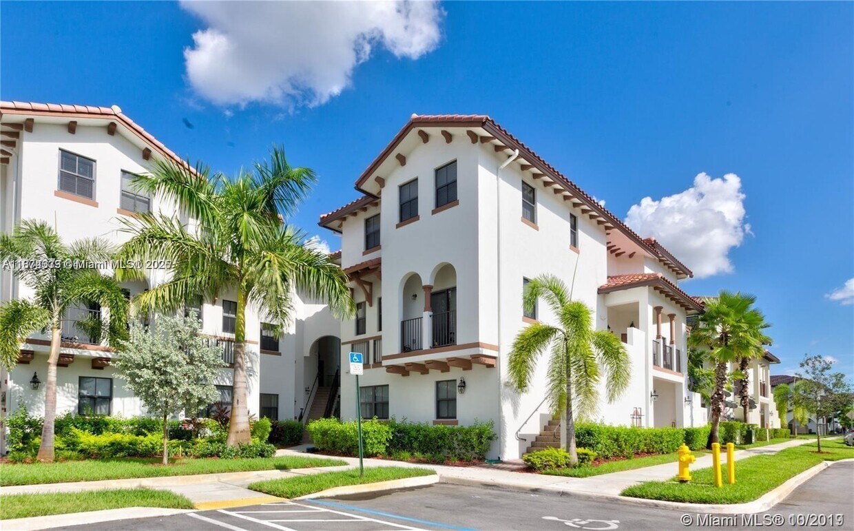 Foto principal - 10600 NW 88th St