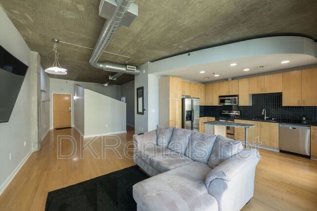 Photo - 943 Peachtree St NE House