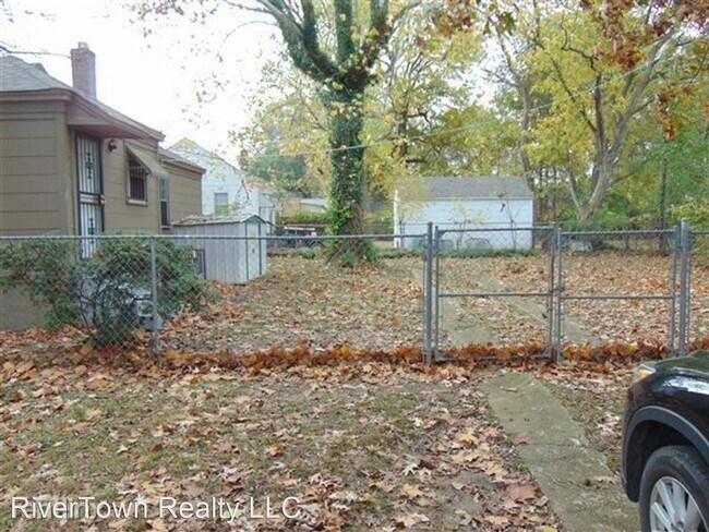 Building Photo - 2 br, 1 bath House - 893 Freeman