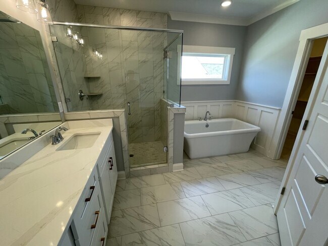 Building Photo - Brand new home located in Silo Square!!