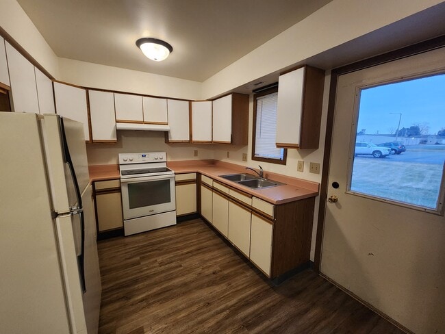 2 Bedroom | 1.5 Bathroom - Dane Townhomes