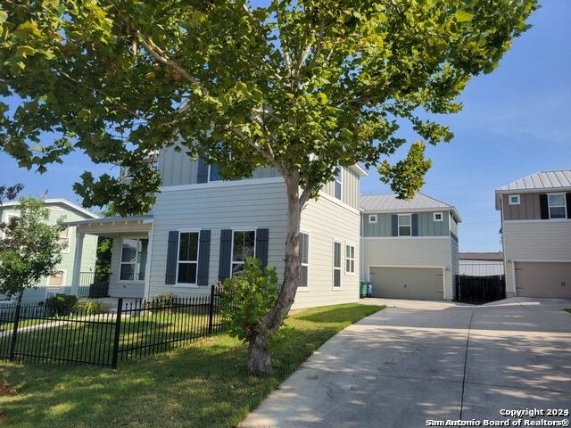 Primary Photo - 211 Claremont Ave