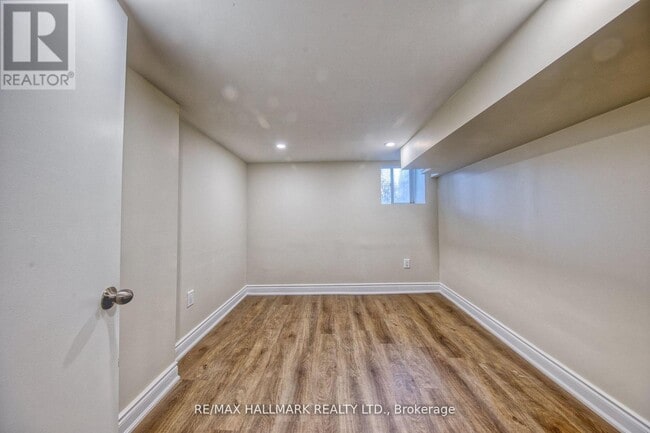 Building Photo - 46 Springhurst Ave