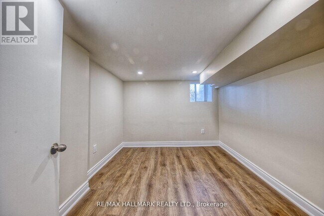 Photo du bâtiment - 46 Springhurst Ave