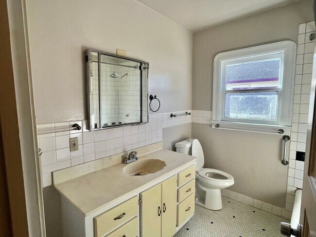 Building Photo - 772 Sunset Blvd