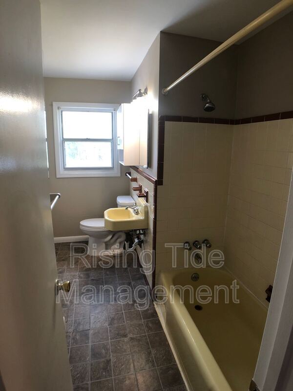 Foto del edificio - 200 E Haven Dr NE