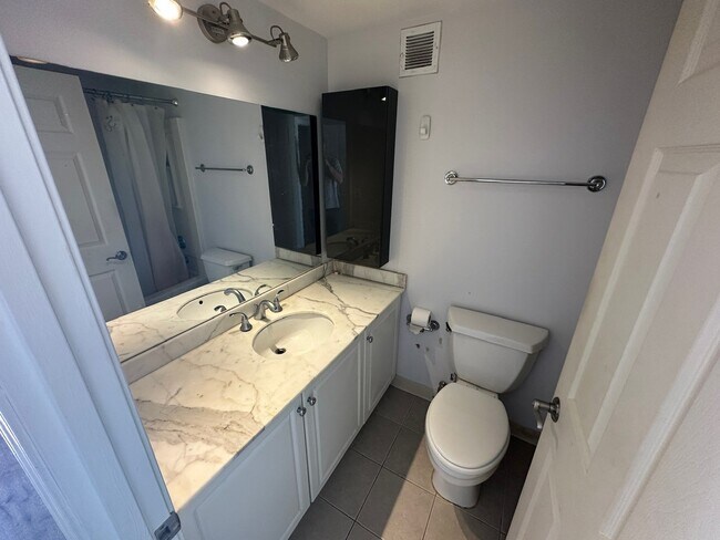 Building Photo - 8 Museum Way