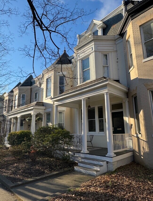 Entrada principal - 1843 W Grace St