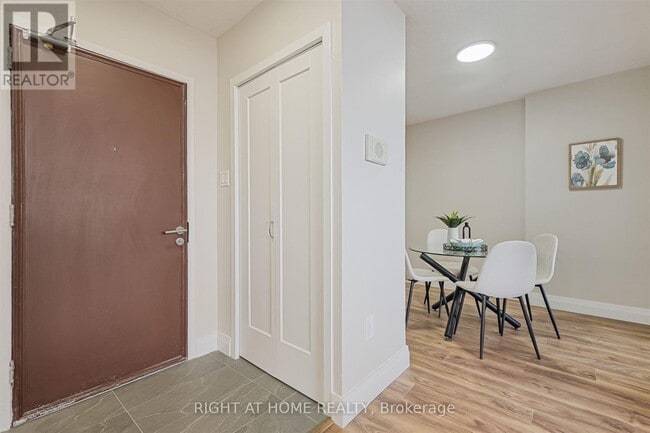 Building Photo - 235 Grandravine Dr
