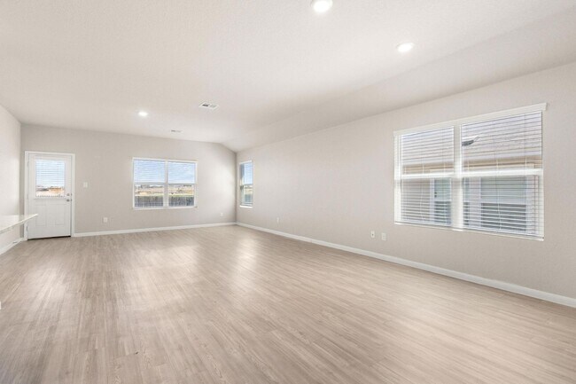 Foto del edificio - 2831 Calandra Lark