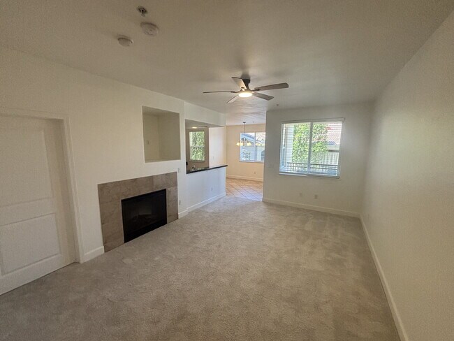 Building Photo - Beautiful 2 Bed, 2 Bath Apartment Home in The Phoenician – Resort-Style Living in Roseville!