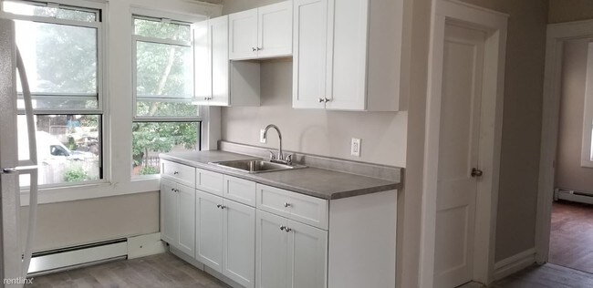 3 Br 1 Bath 186 Eastern Pkwy 1r Apartment For Rent In