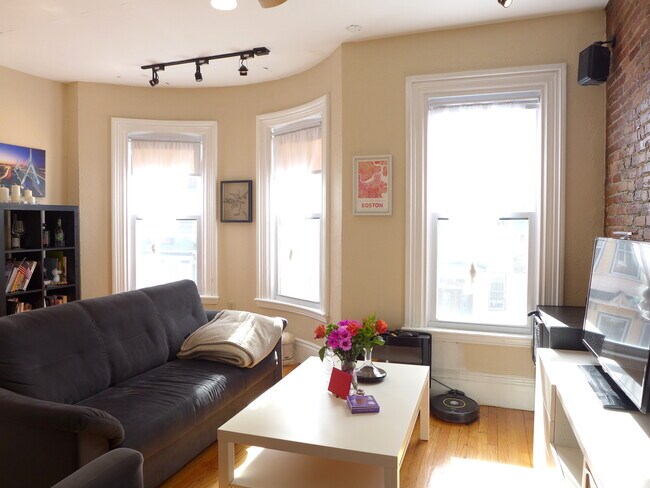 Building Photo - 49 Delle Ave