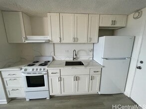 Building Photo - 824 Kinau St