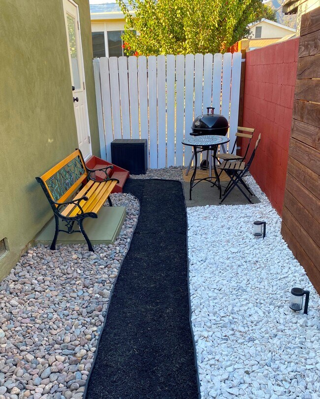 Foto del edificio - 1403 Bloomdale St