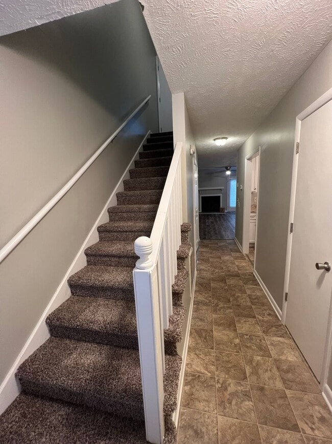Building Photo - 1190 Wrenwood (Small Pet-Friendly) Availab...