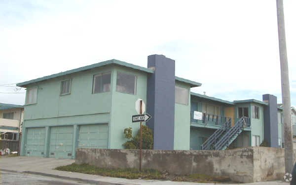 Foto del edificio - 2061 Beach Blvd