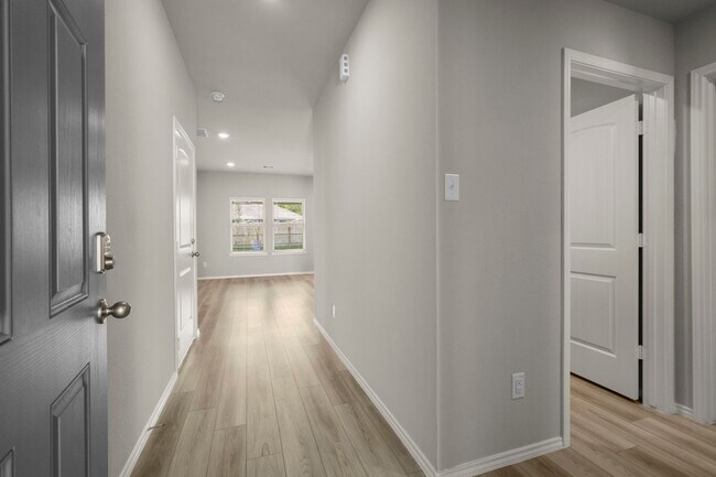 Building Photo - 212 Barton Crk