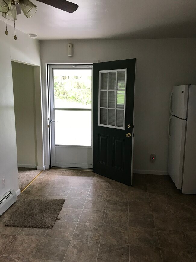 Building Photo - 2134 Hare Rd