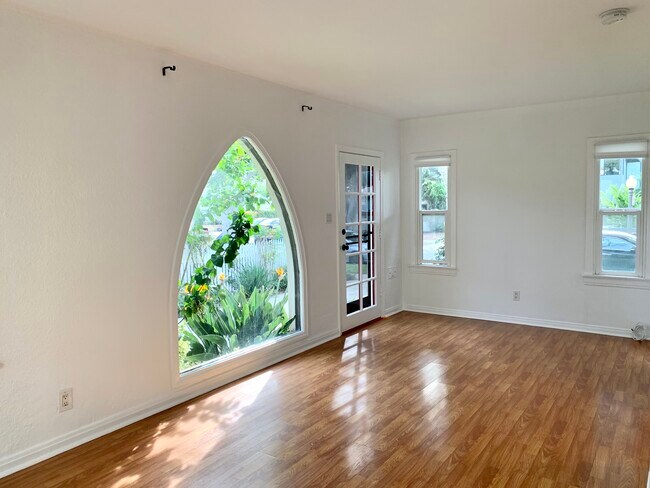 Foto del edificio - 4234 Lincoln Ave