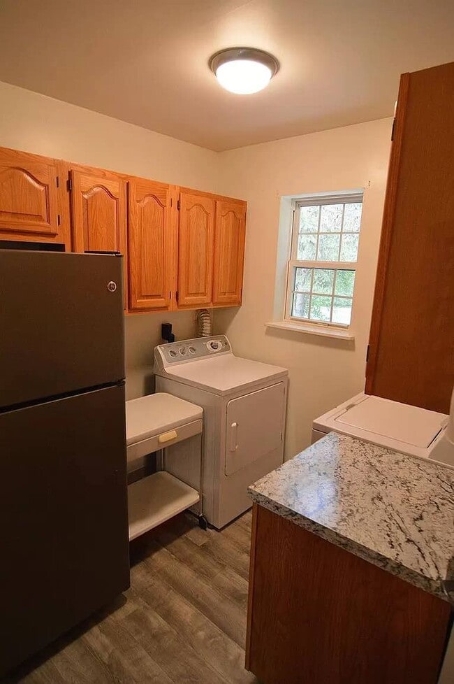 Building Photo - 213 Highgate Rd