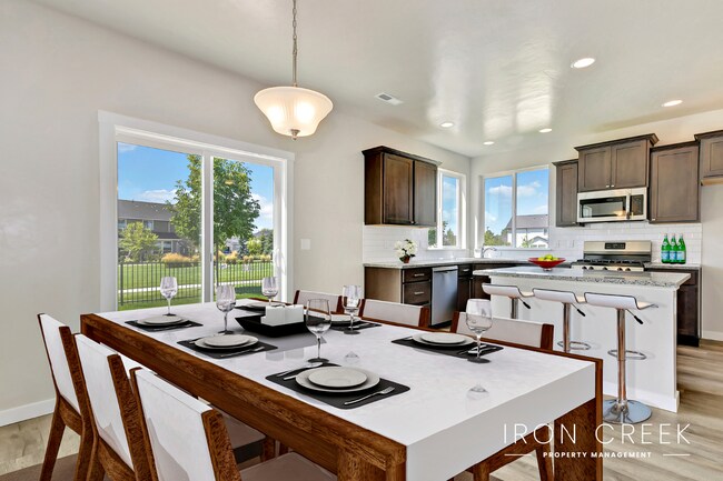 Building Photo - Beautiful 4 bed + office home backing to t...