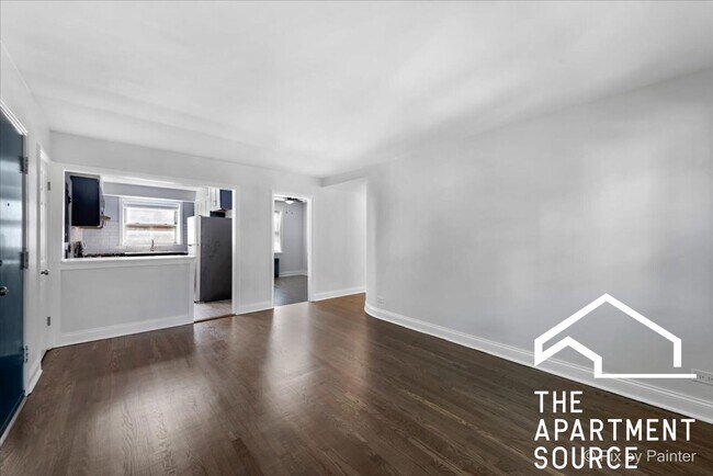 Building Photo - 2711 W Berwyn Ave