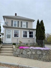 Building Photo - 16 Grove St