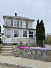 Building Photo - 16 Grove St