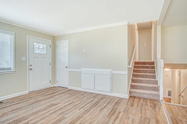 Building Photo - 3940 Rutgers Dr Sw