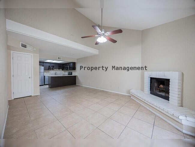 Foto del edificio - 2127 E 10th St