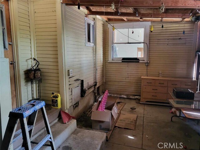 Building Photo - 1541 W Orange Grove Ave