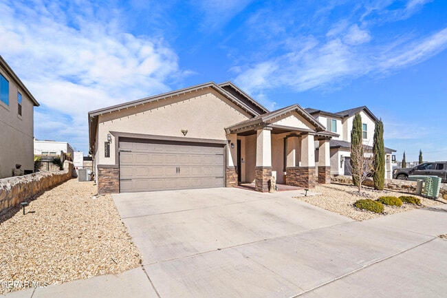 Building Photo - 12597 New Dawn Dr