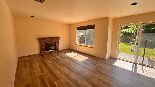 Foto del edificio - 4 Bedroom 2.5 Bath Home in Renton
