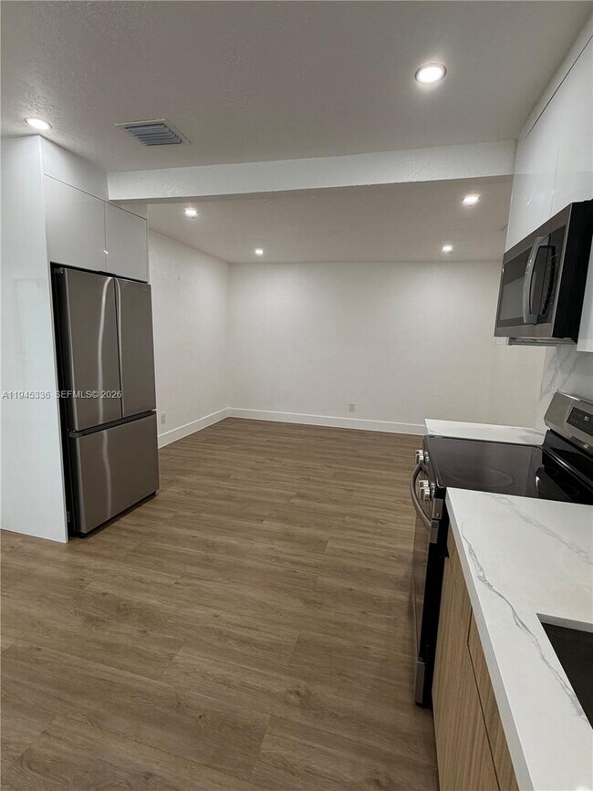 Foto del edificio - 12400 NE 11th Ct