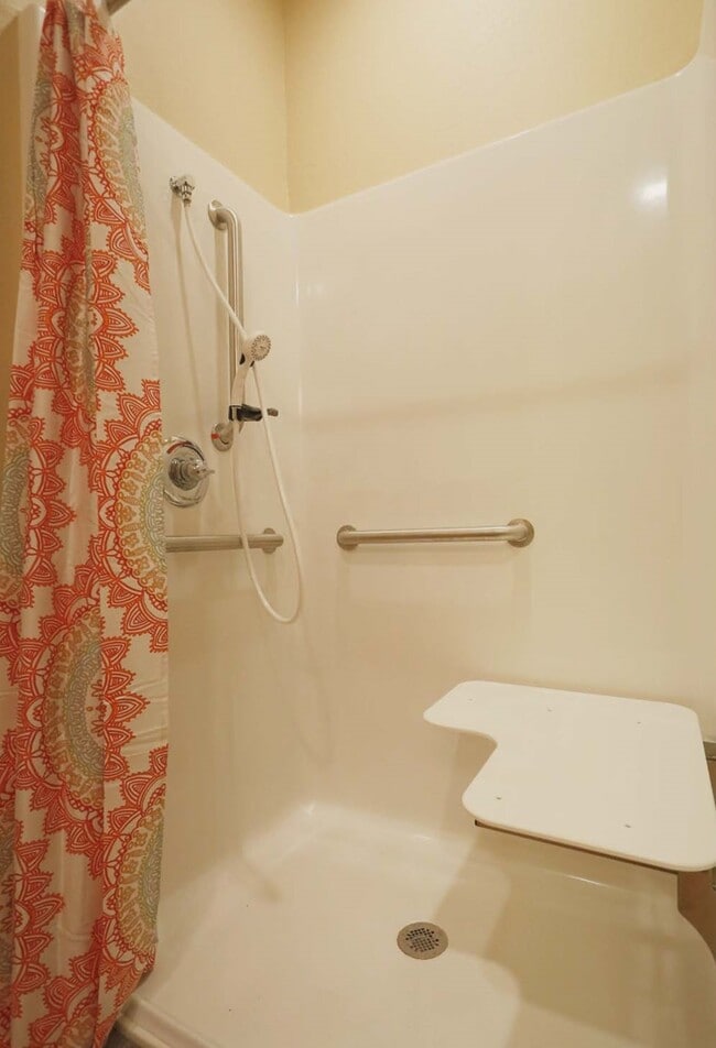 Building Photo - The Manor and Cottages at the Manor Arkansas Benton location