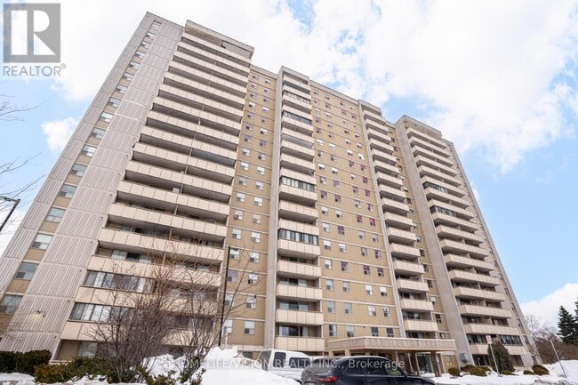 Photo du bâtiment - 1338 York Mills Rd