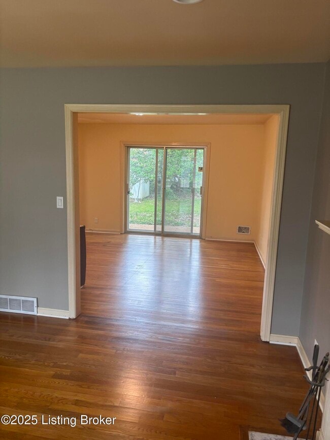 Foto del edificio - 3146 Sunny Ln