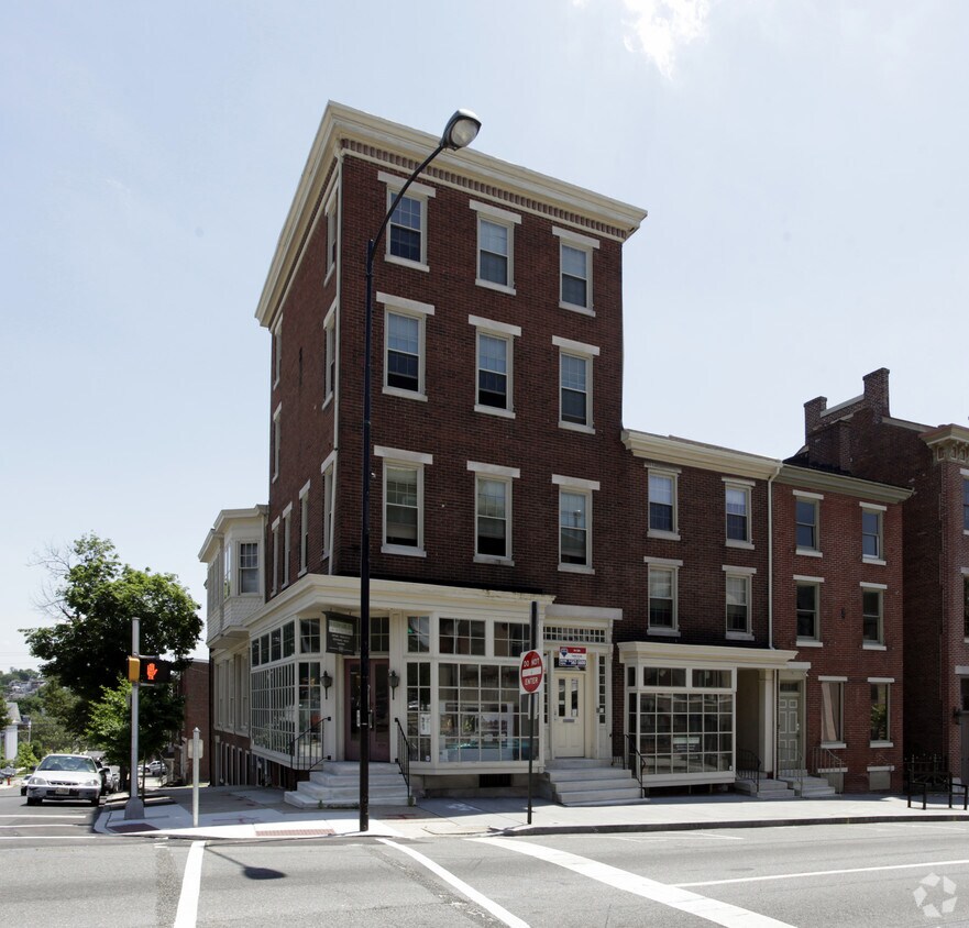 Foto principal - 416 - 420 Dekalb St