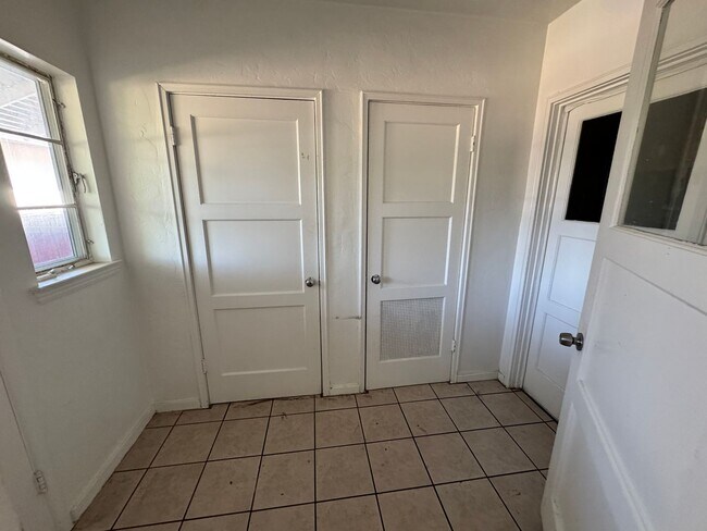 Foto del edificio - 3681-3689 N Palm Ave